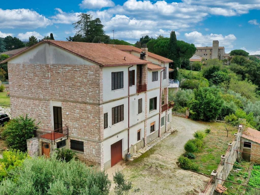 Villa a Gualdo cattaneo in Via Tagliamento - Foto 2