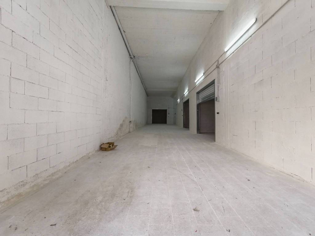 Box / garage a Manfredonia in Via La Castellana, 6 - Foto 4