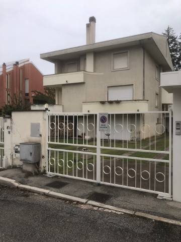 Villa a Avezzano in Via Guido d'Arezzo, 11 - Foto 3