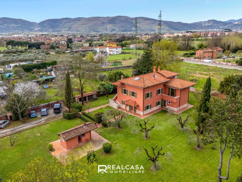 Villa a Castelnuovo magra in Via Montecchio - Foto 2