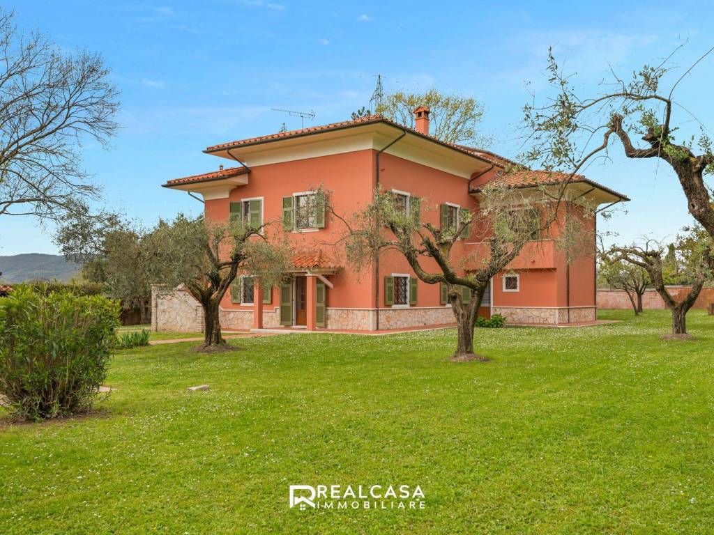 Villa a Castelnuovo magra in Via Montecchio - Foto 3
