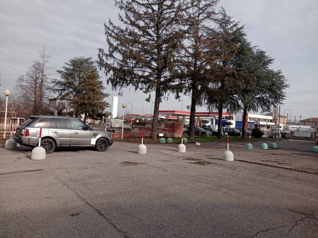 Immobile a Tortona in Strada Statale per Voghera, 52 - Foto 2
