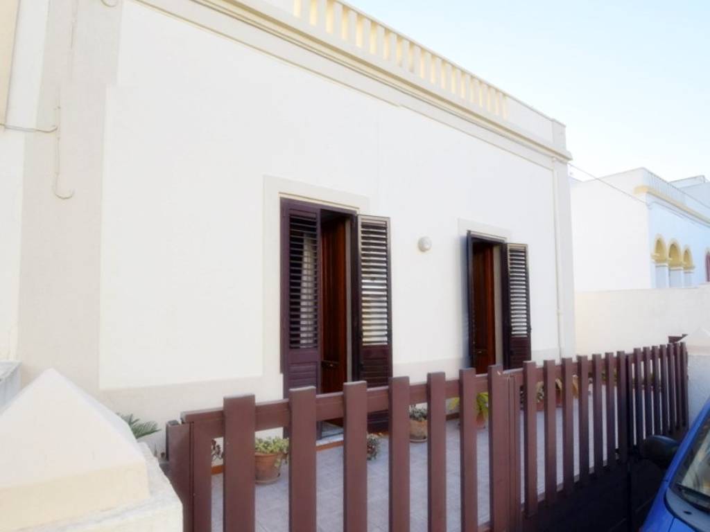 Casa indipendente a Gagliano del capo in Via Enrico Toti, 27 - Foto 2