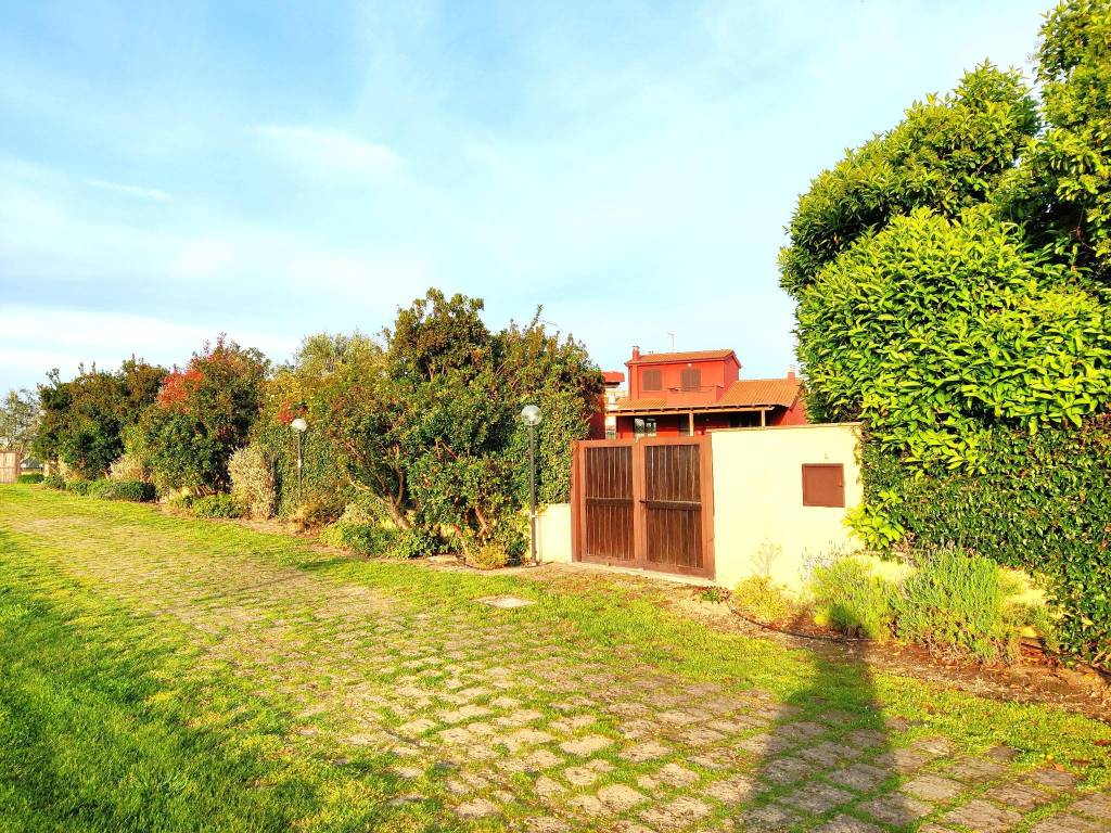 Villa a Montalto di castro in Località Torre di Maremma - Foto 2