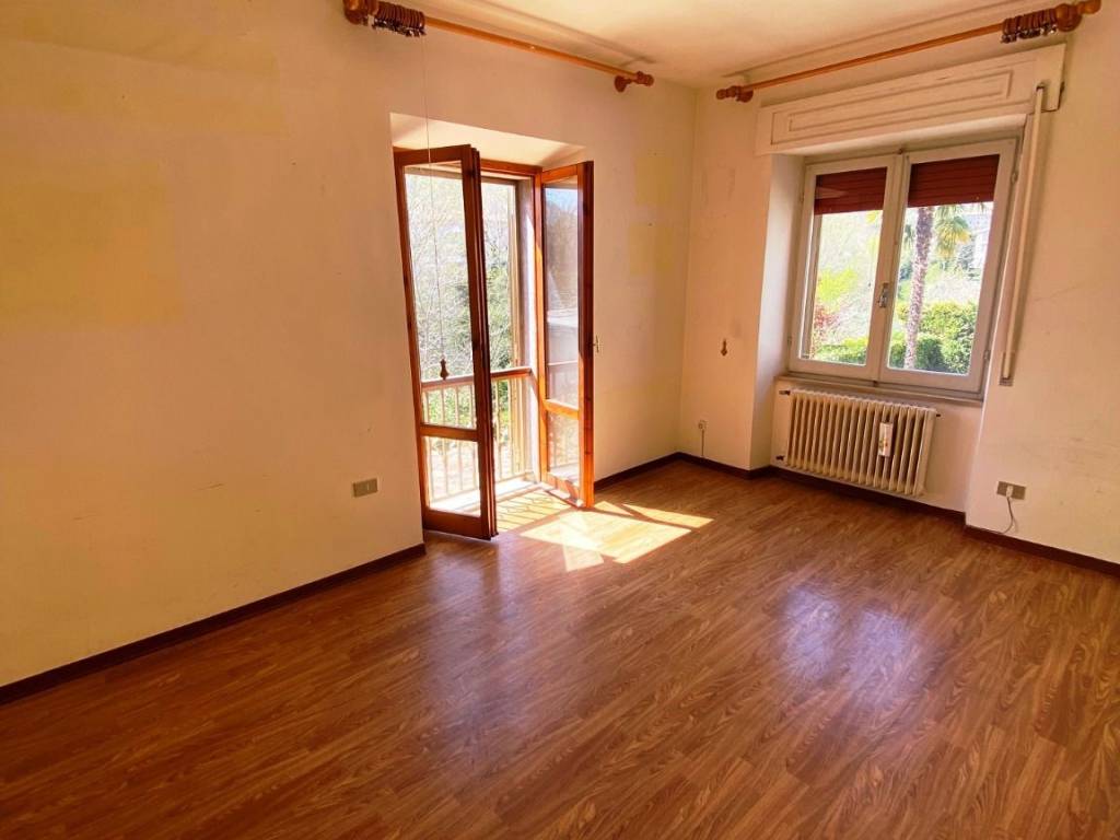 Casa indipendente a Esanatoglia in Via Roma, 45 - Foto 2