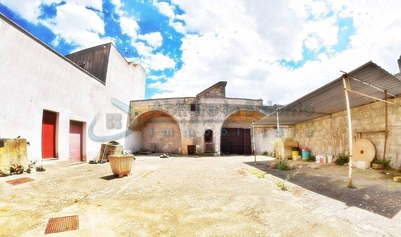 Palazzo / stabile a Castrignano del capo - Foto 5