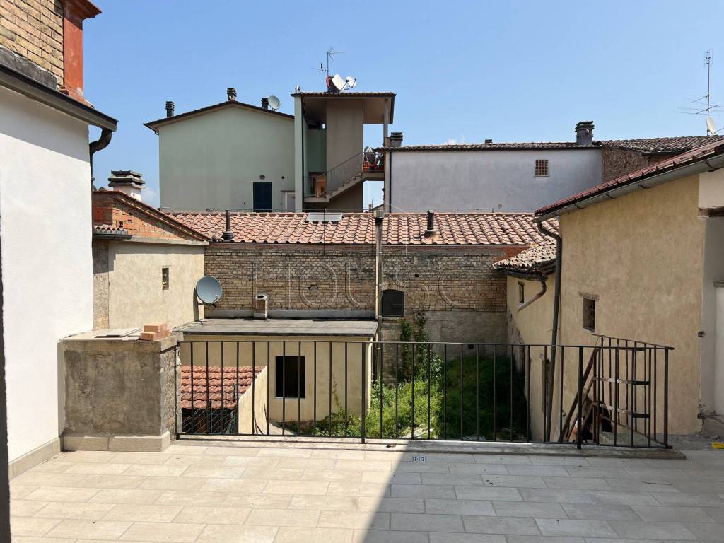 Appartamento a Umbertide in Via Vittorio Veneto - Foto 2