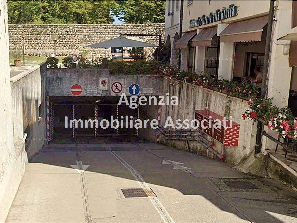 Box / garage a Bassano del grappa in Vicolo J. Da Ponte - Foto 4