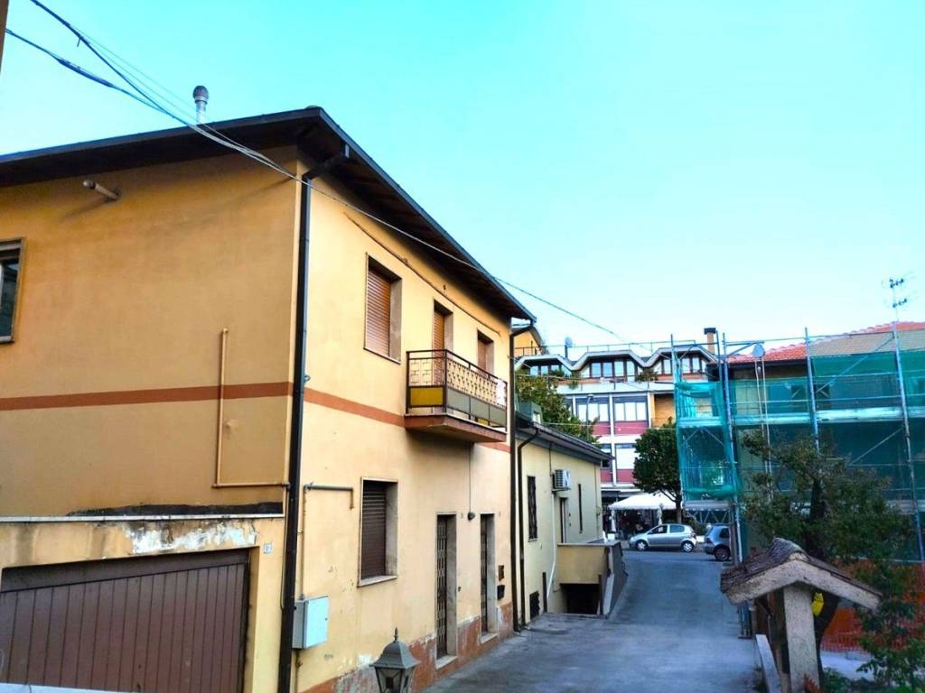 Casa indipendente a Avezzano in Via Monte Velino , 5 - Foto 2