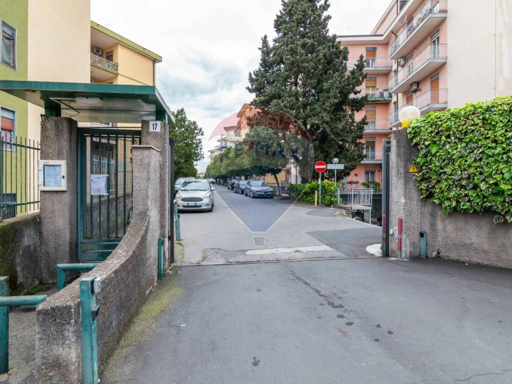 Appartamento a Gravina di catania in VIA FRATELLI BANDIERA, 17 - Foto 2