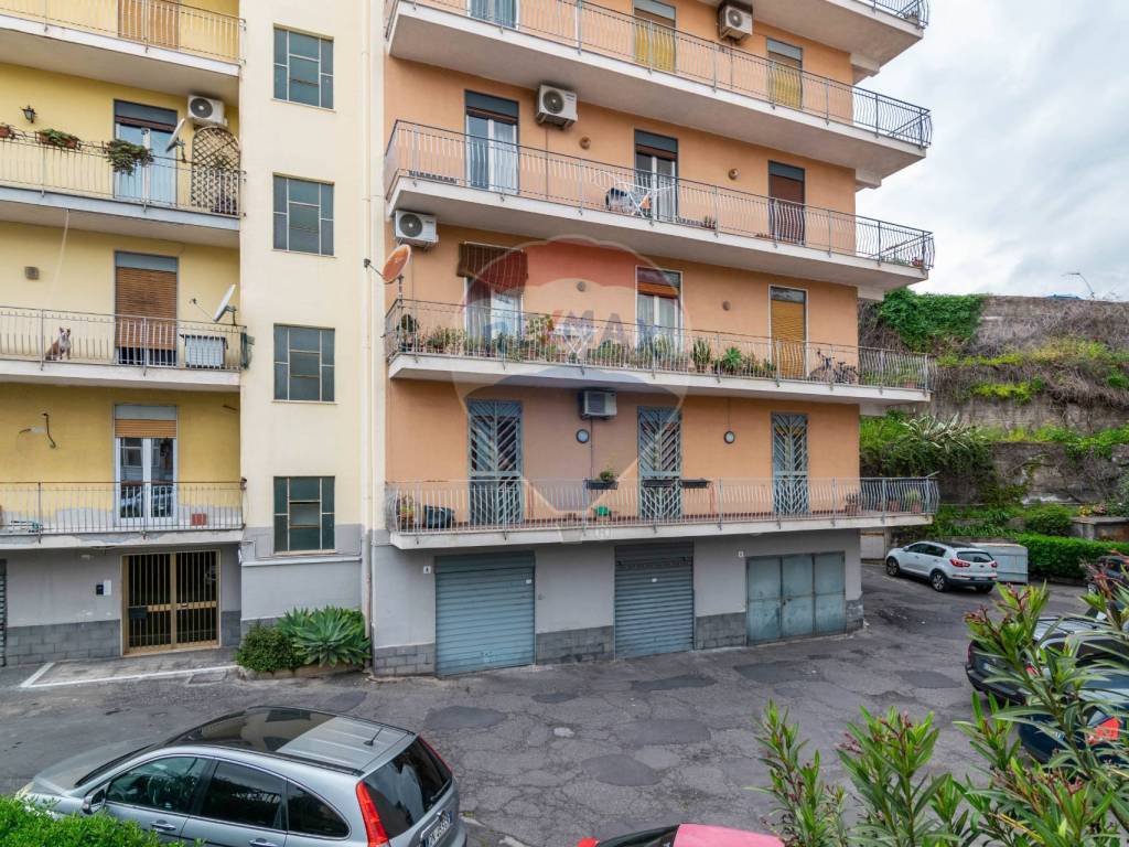 Appartamento a Gravina di catania in VIA FRATELLI BANDIERA, 17 - Foto 4