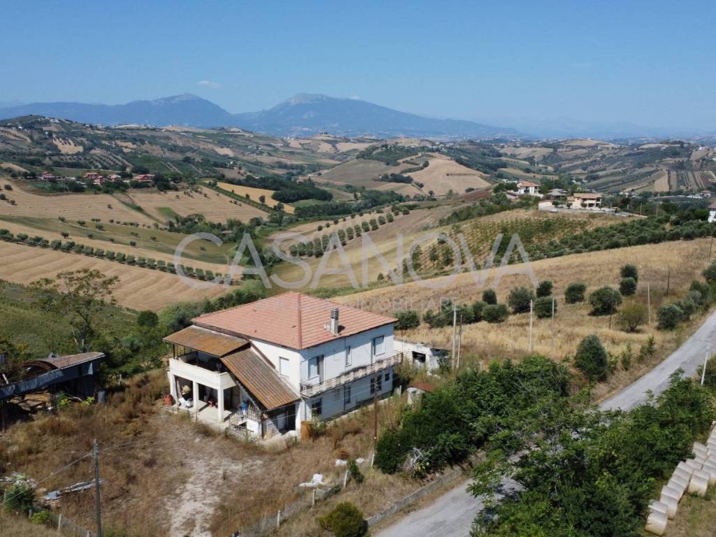 Rustico / casale a Mosciano sant'angelo - Foto 2