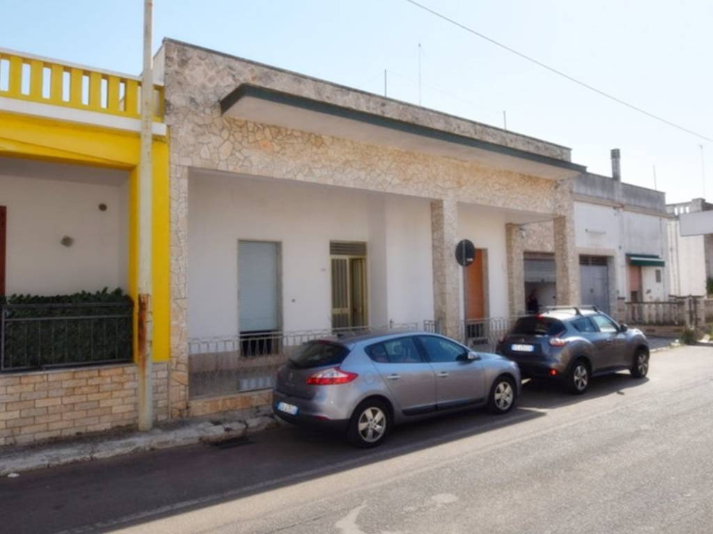 Casa indipendente a Castrignano del capo in Via Vittorio Veneto - Foto 2