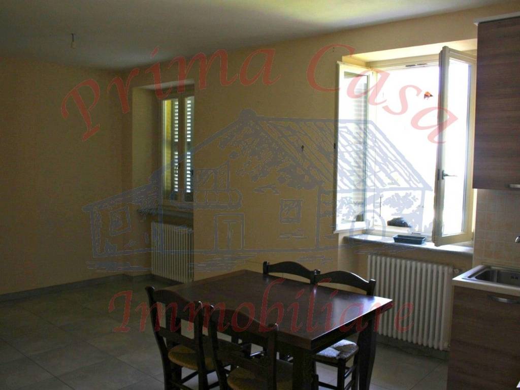 Appartamento a Castagnole delle lanze in Piazza Guglielmo Marconi - Foto 4