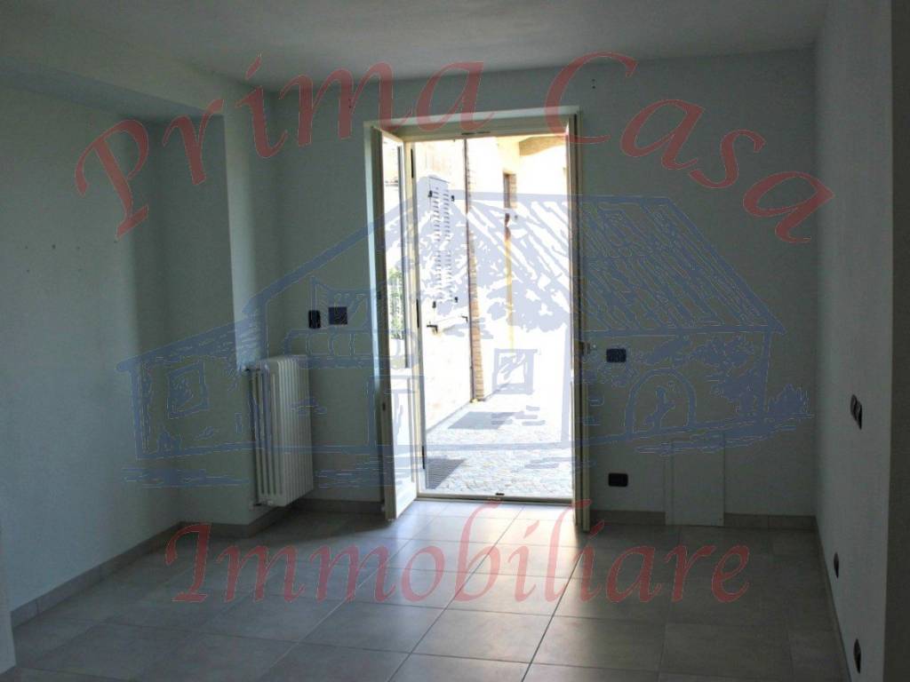 Appartamento a Castagnole delle lanze in Piazza Guglielmo Marconi - Foto 5