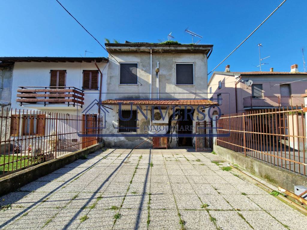 Villa a Mezzana bigli in Via Po, 16 - Foto 2