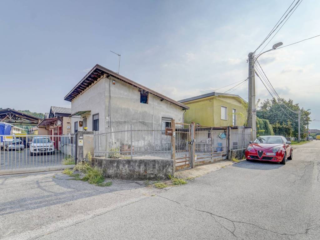 Villa a Brebbia in Via Giuseppe Verdi, 14 - Foto 2
