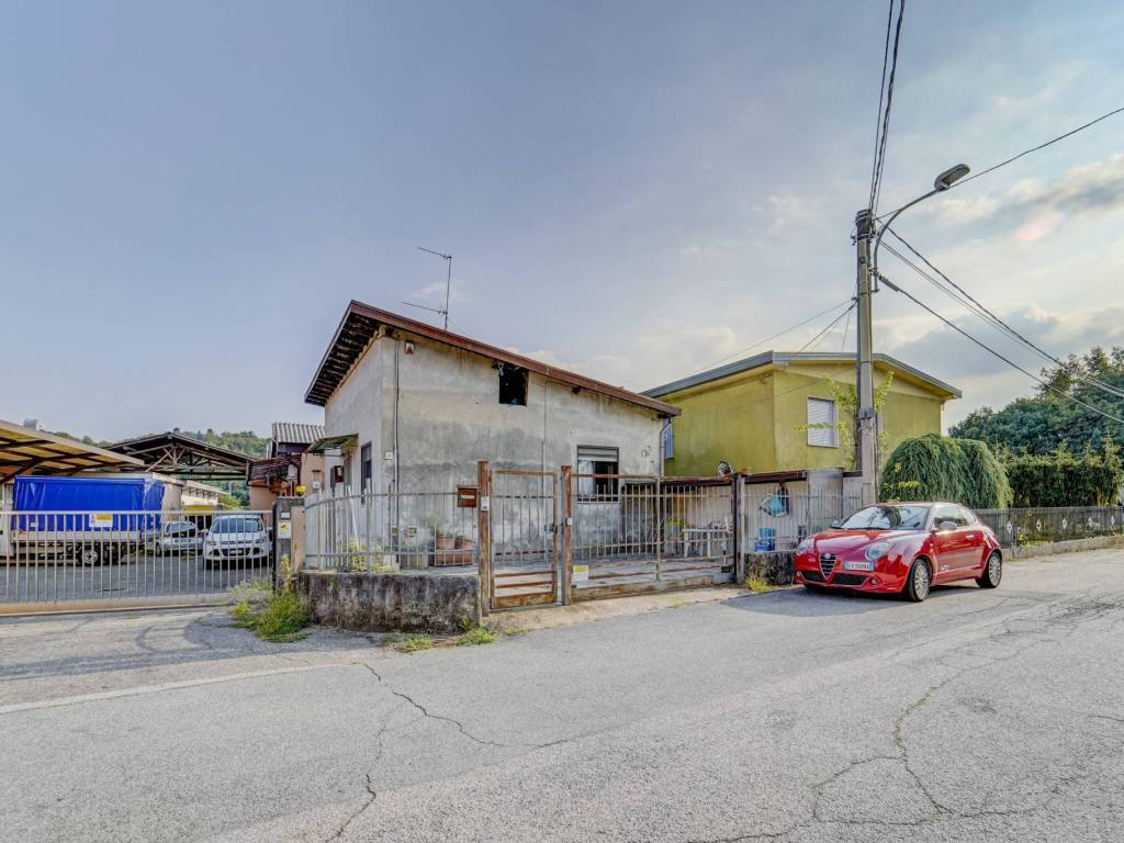 Villa a Brebbia in Via Giuseppe Verdi, 14 - Foto 4