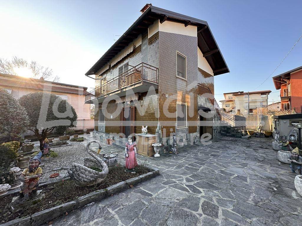 Casa indipendente a Cocquio-trevisago in Via Milano, 22 - Foto 3