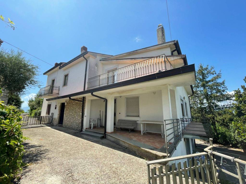 Villa a Colfelice in Strada Provinciale Accesso Sud Colfelice - Foto 3