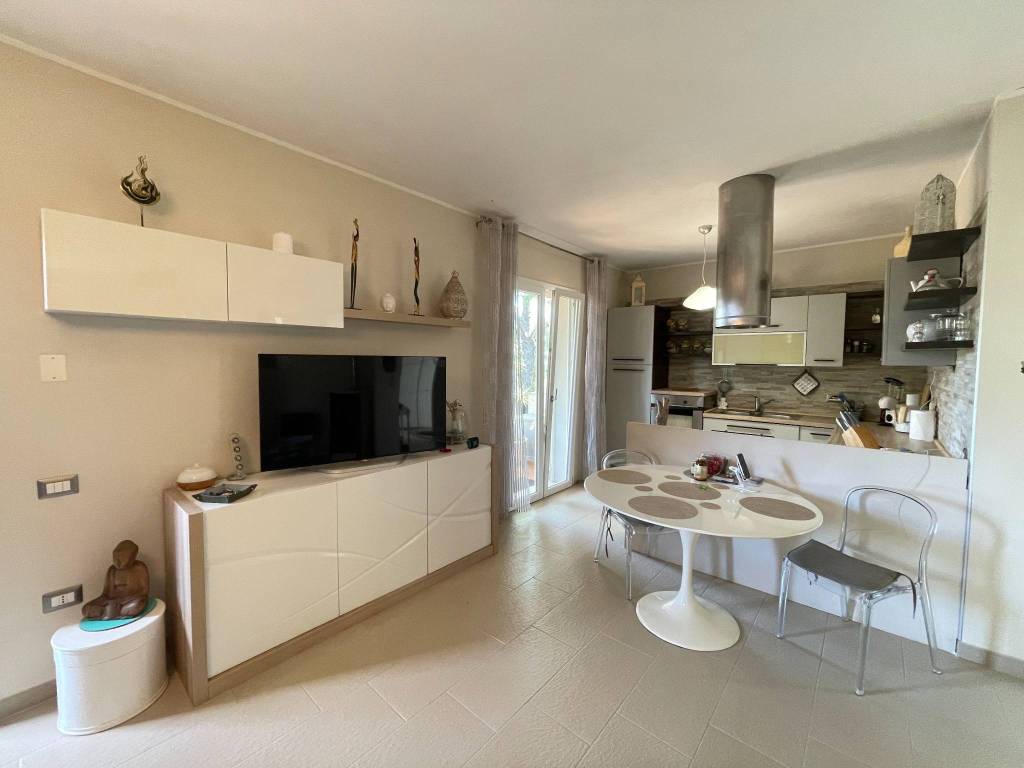 Villa a Sarroch in Strada Comunale Spagnoli - Foto 4