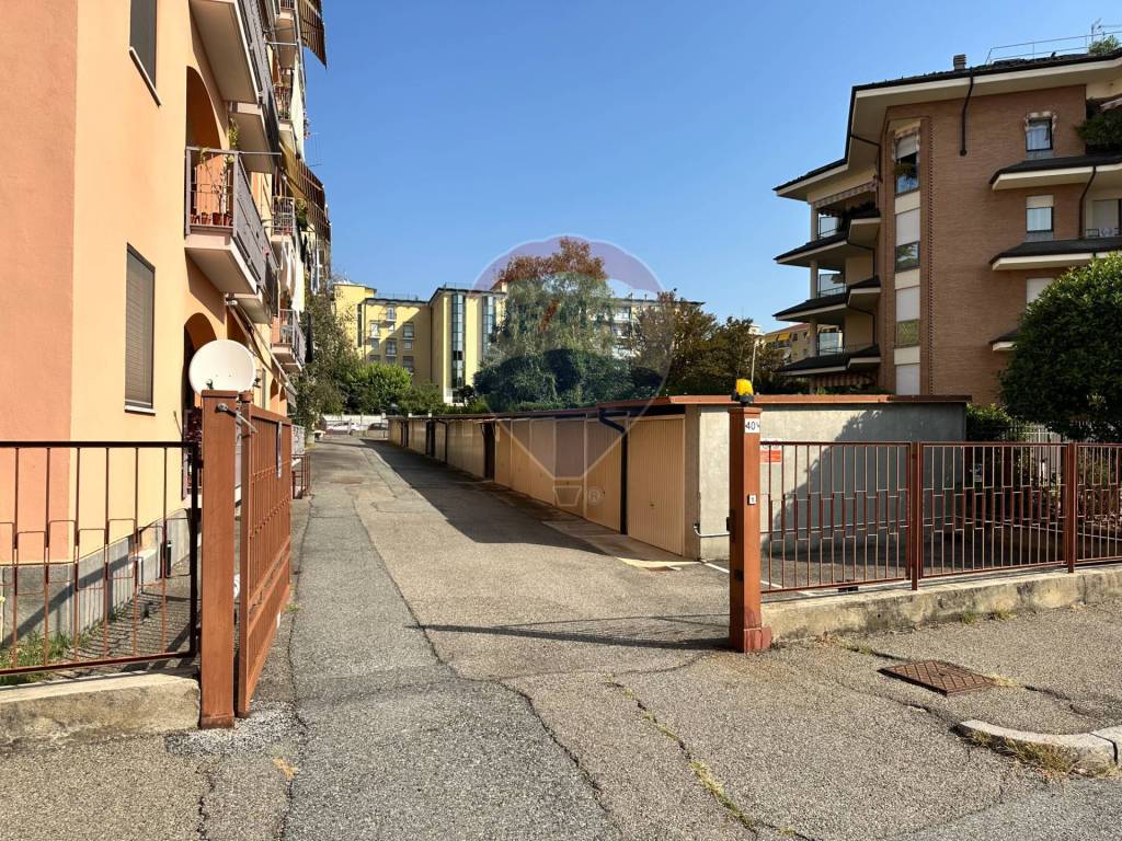 Box / garage a Biella in Via Fratelli Rosselli, 43 - Foto 2