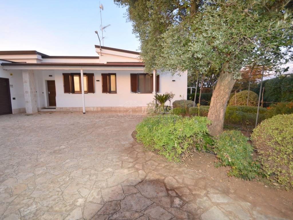 Villa a Gioia del colle in Via Lagomagno - Foto 3