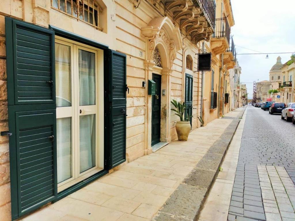 Palazzo / stabile a Noto in Via Sergio Sallicano S.N.C. - Foto 2