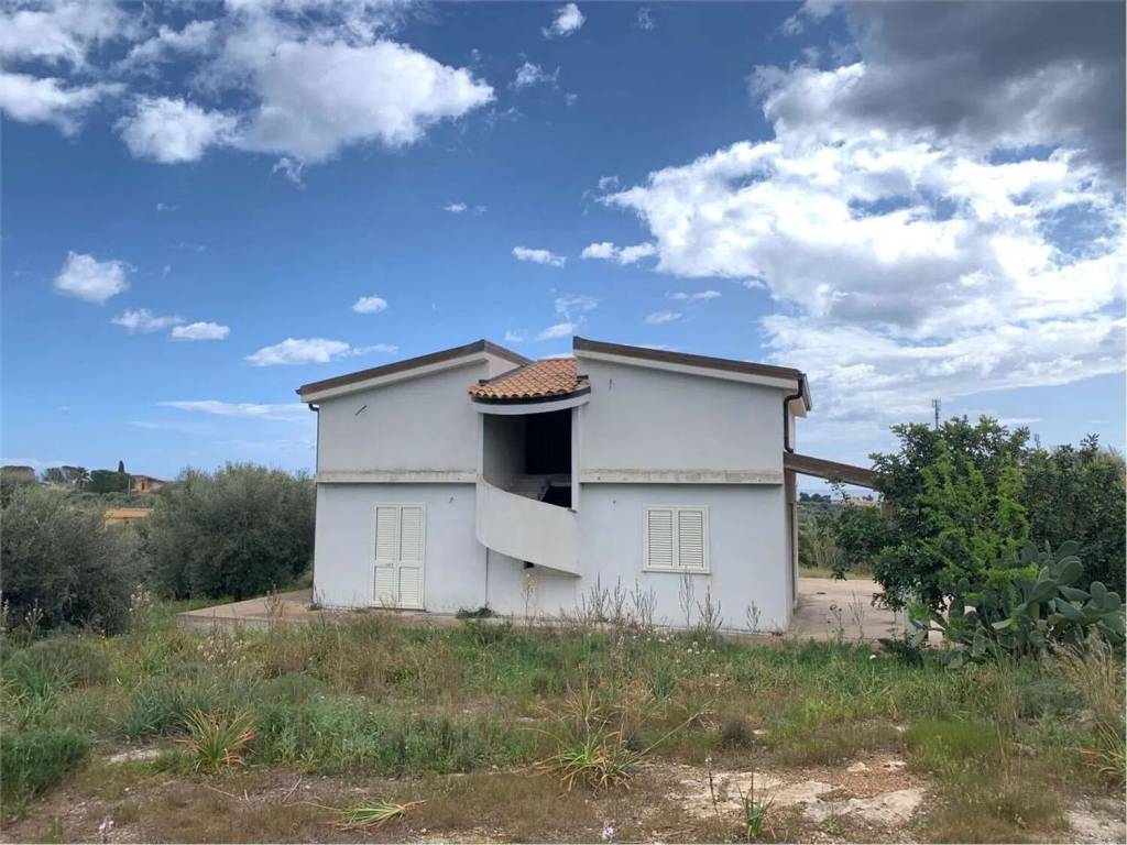 Villa a Noto in Via San Michele Arcangelo S.N.C. - Foto 2