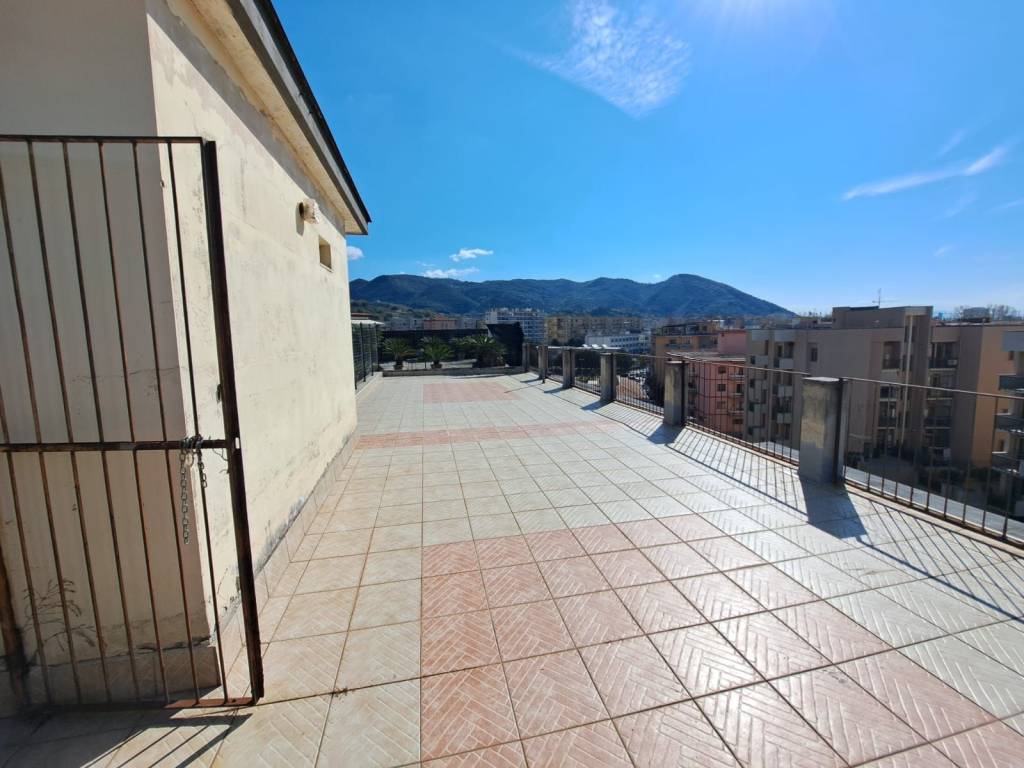 Appartamento a Salerno in Via Rocco Cocchia - Foto 5