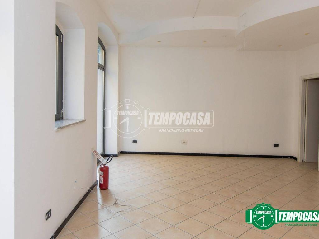 Appartamento a Oleggio in Via Bellini 27 - Foto 4