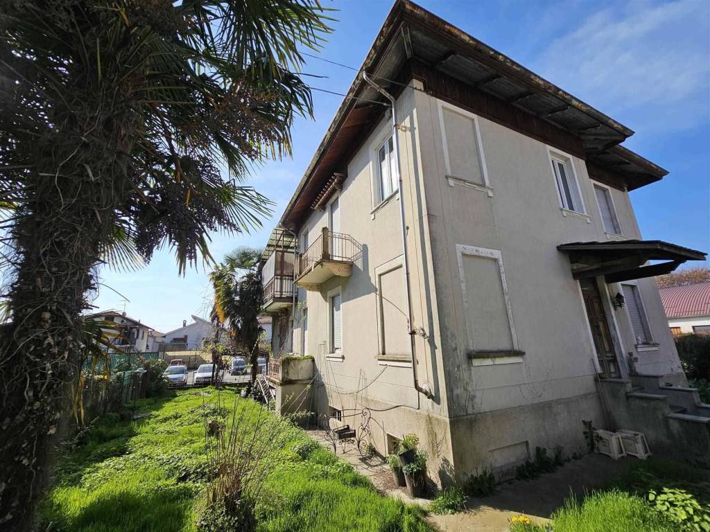 Casa indipendente a Gaglianico in Via Montegrappa, 39 - Foto 3