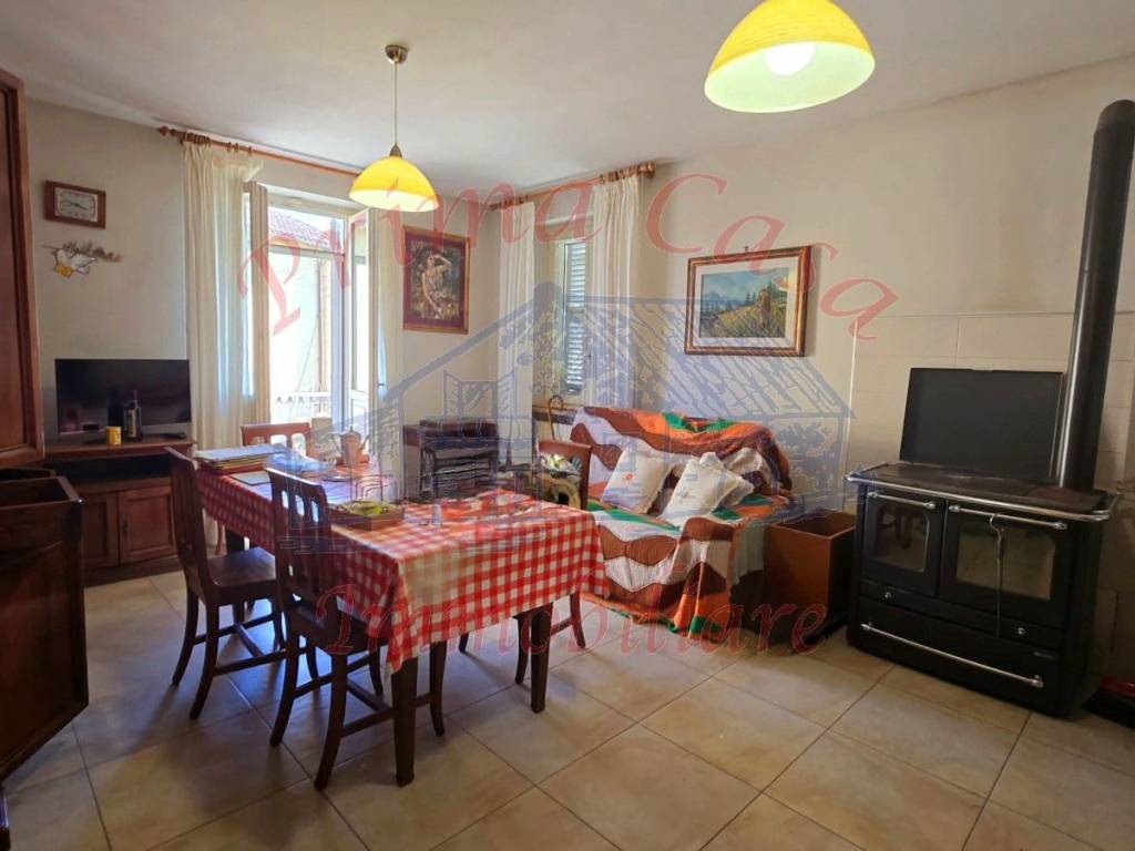 Appartamento a Castagnole delle lanze in Piazza Guglielmo Marconi - Foto 4