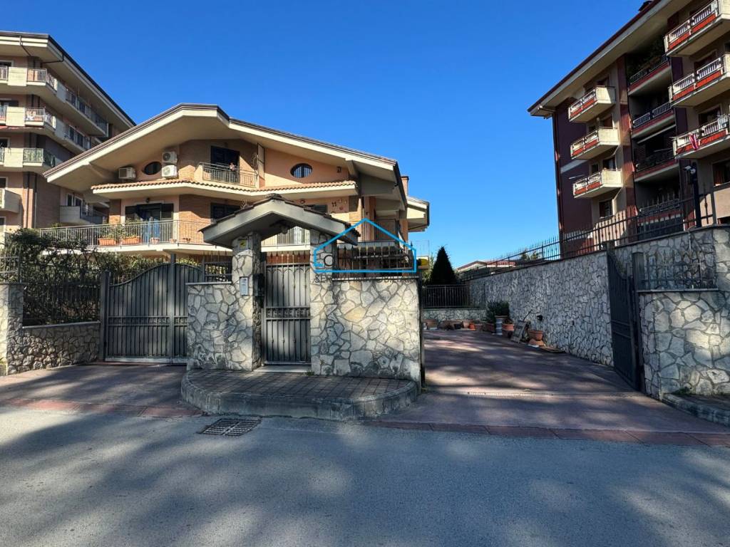Villa a Avellino in Via Antonio Ammaturo, 5 - Foto 2