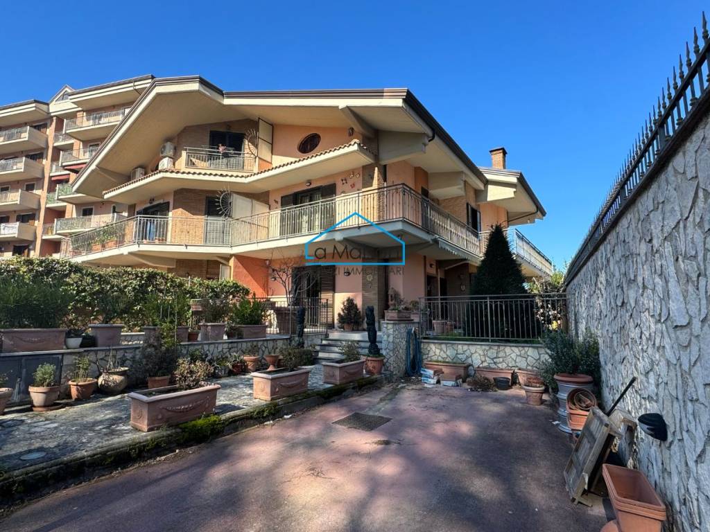Villa a Avellino in Via Antonio Ammaturo, 5 - Foto 3