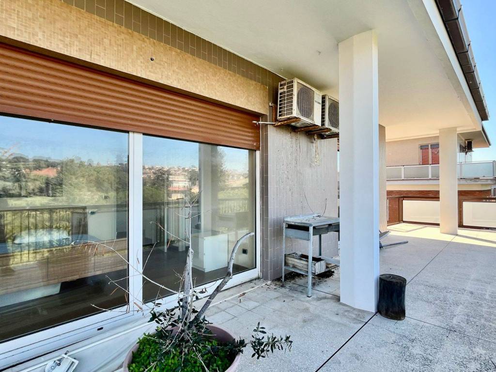 Attico / mansarda a Pescara in Via del Santuario, 49 - Foto 5
