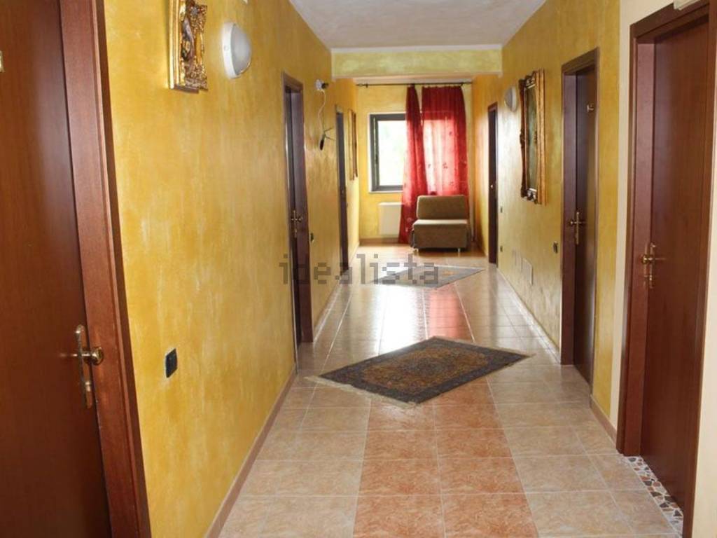 Palazzo / stabile a Isola di capo rizzuto in Campolongo - Foto 2