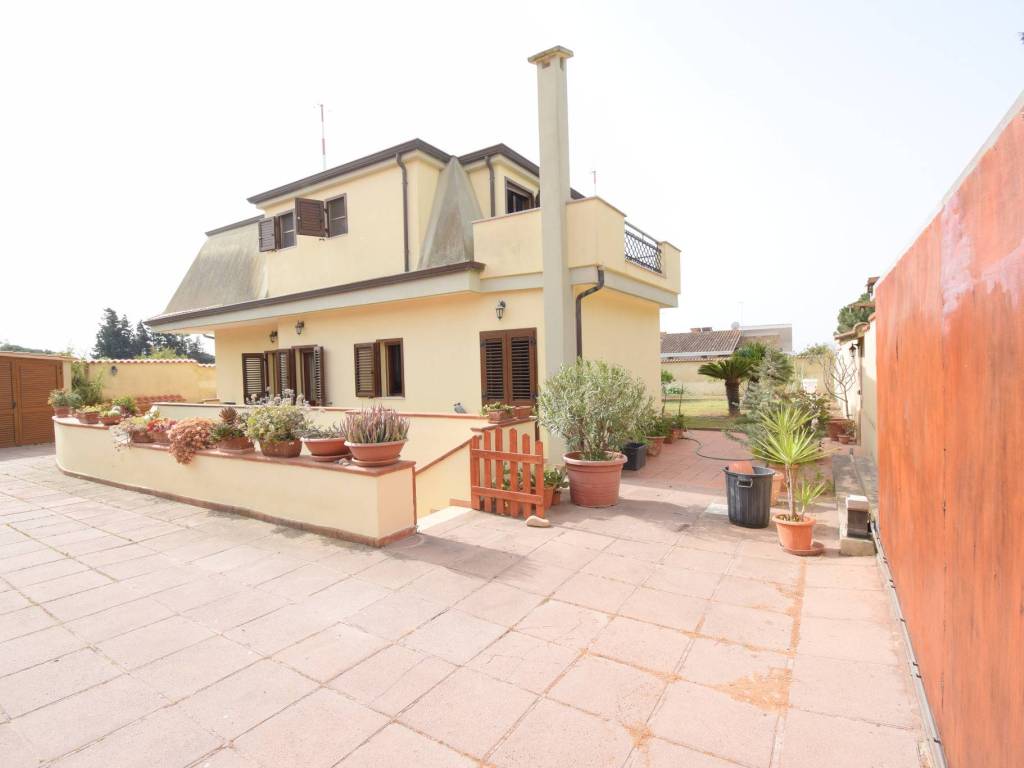 Villa a Quartu sant'elena in Viale Leonardo da Vinci, 71 - Foto 2