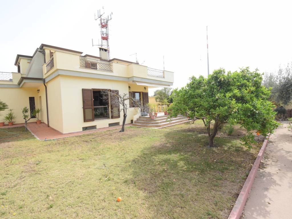Villa a Quartu sant'elena in Viale Leonardo da Vinci, 71 - Foto 4