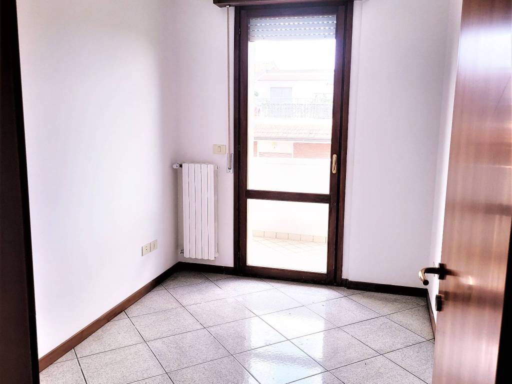 Immobile a Rimini in Via Marecchiese, 94 - Foto 4