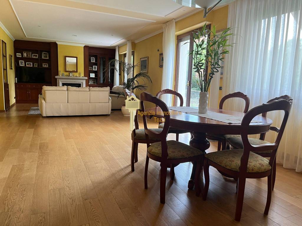 Villa a Arona in Via Alessandro Volta - Foto 2