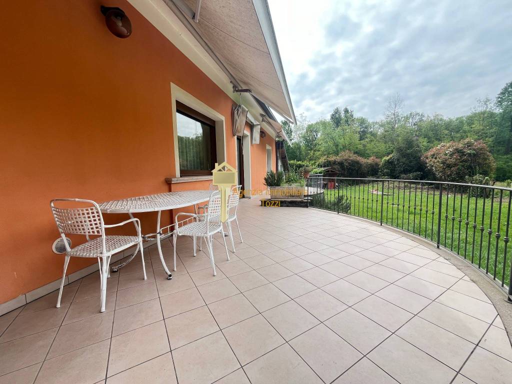 Villa a Arona in Via Alessandro Volta - Foto 3