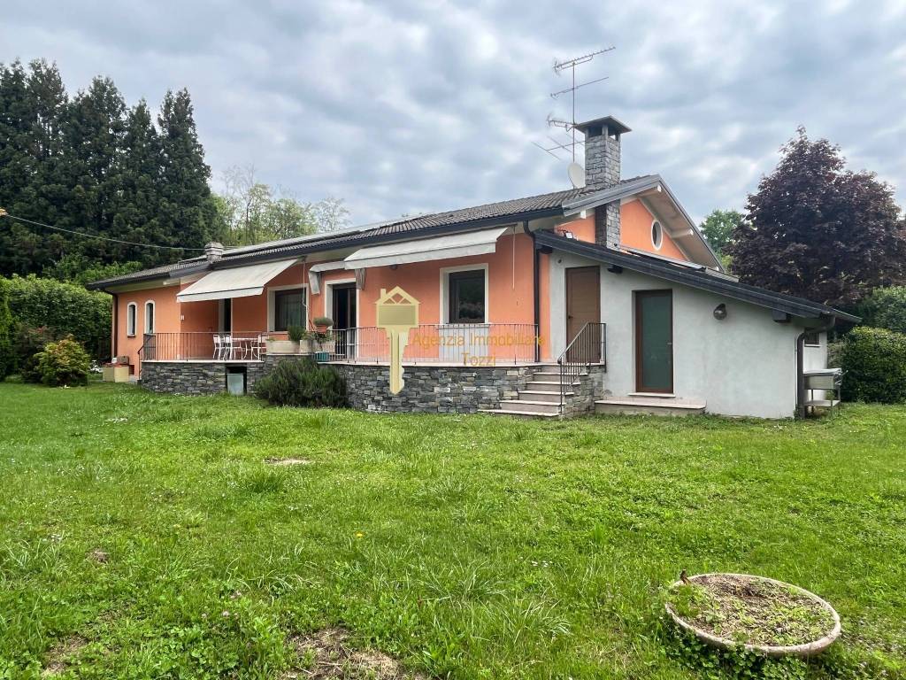 Villa a Arona in Via Alessandro Volta - Foto 4