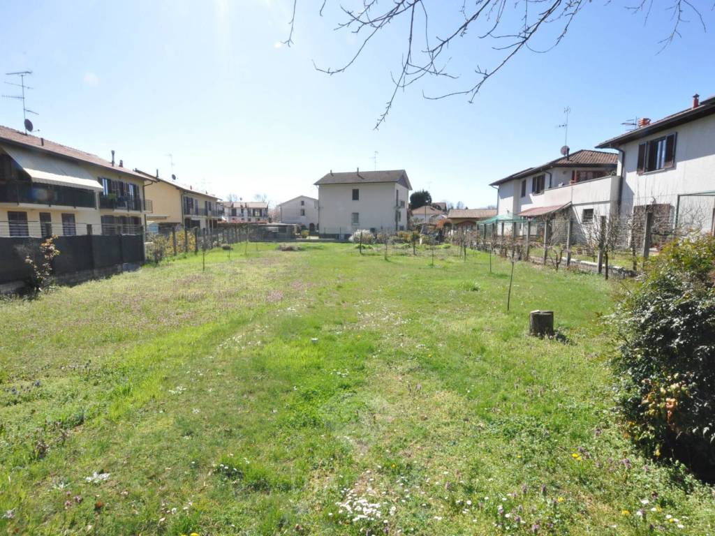Terreno a Besnate in via parini, 11 - Foto 2