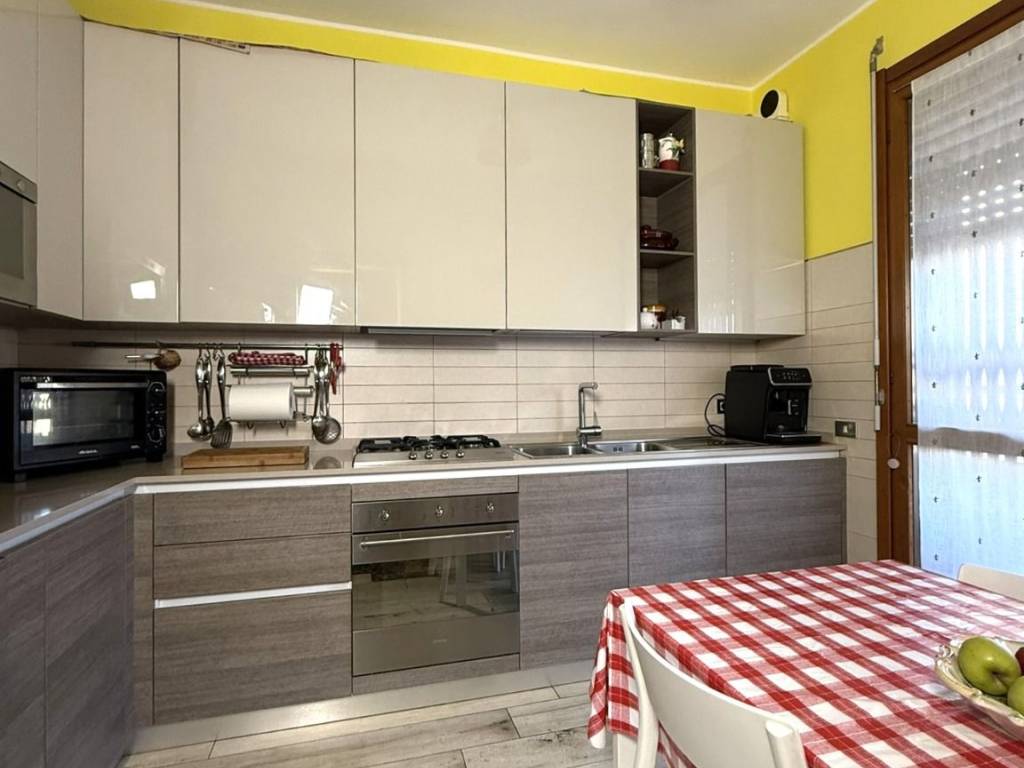 Appartamento a Meda in Via Isonzo, 11 - Foto 2