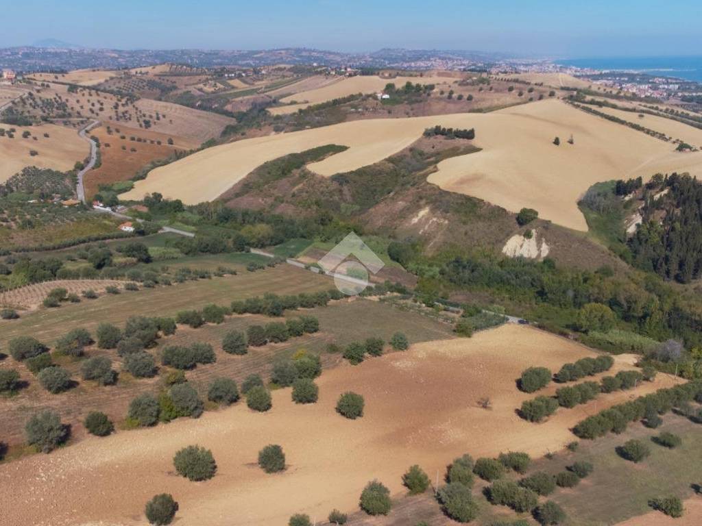Rustico / casale a Roseto degli abruzzi in Contrada Borsacchio - Foto 3