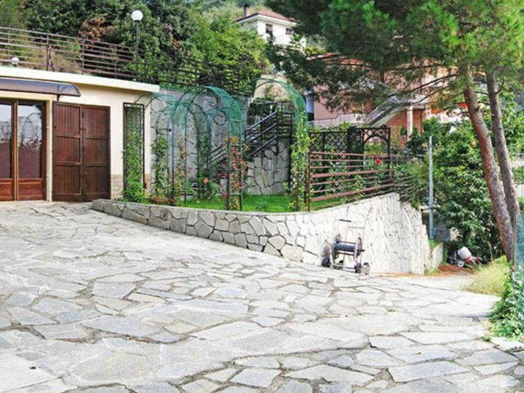 Appartamento a Varazze in Via Mombello - Foto 3