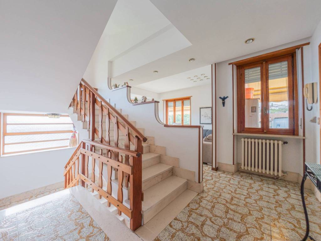 Appartamento a Asti in Frazione Serravalle - Foto 4