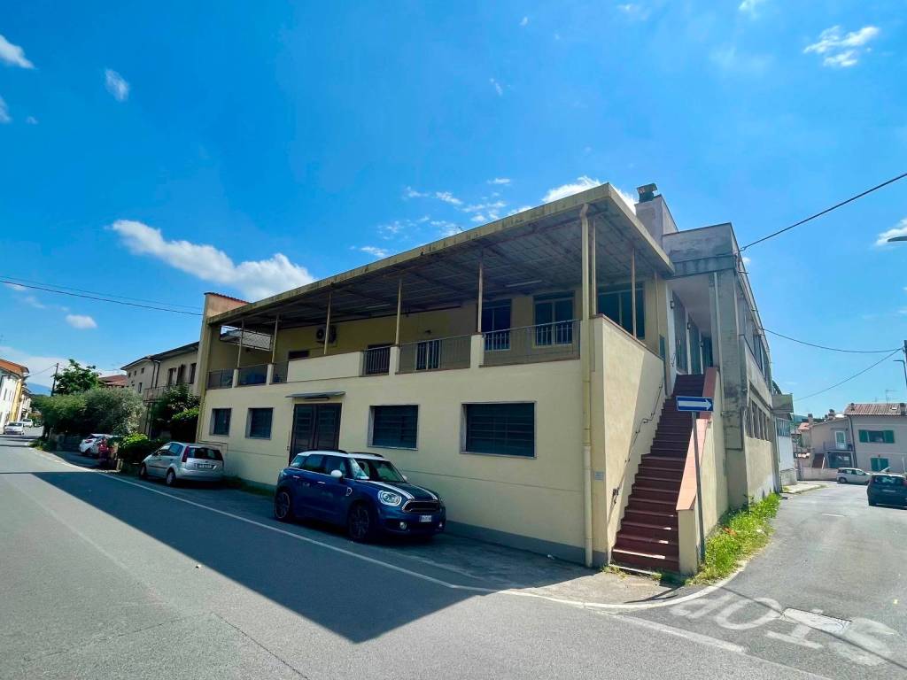 Appartamento a Quarrata in Via Lucciano, 55 - Foto 2