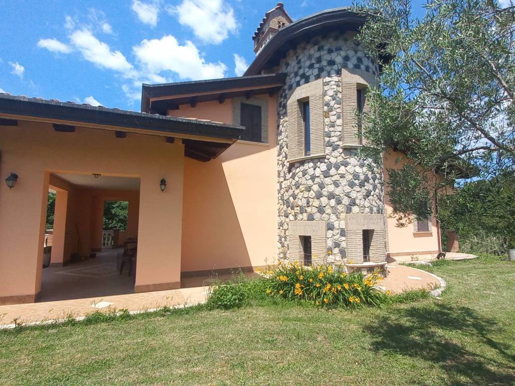 Villa a Giuliano di roma in Via La Danna - Foto 5